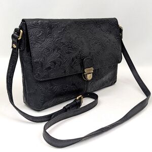 Sorpresa Tooled Leather Crossbody Bag Floral Embossed Flap Bag Adjustable Strap
